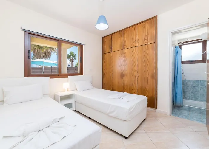 Sarah * Айя-Напа